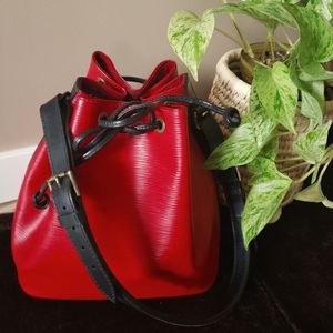 Authentic Louis Vuitton Bag 🎒